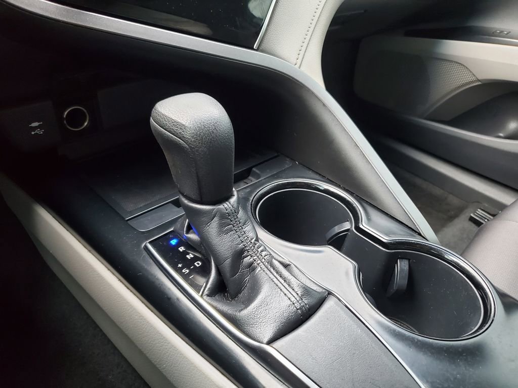 Used 2018 Toyota Camry L image 26