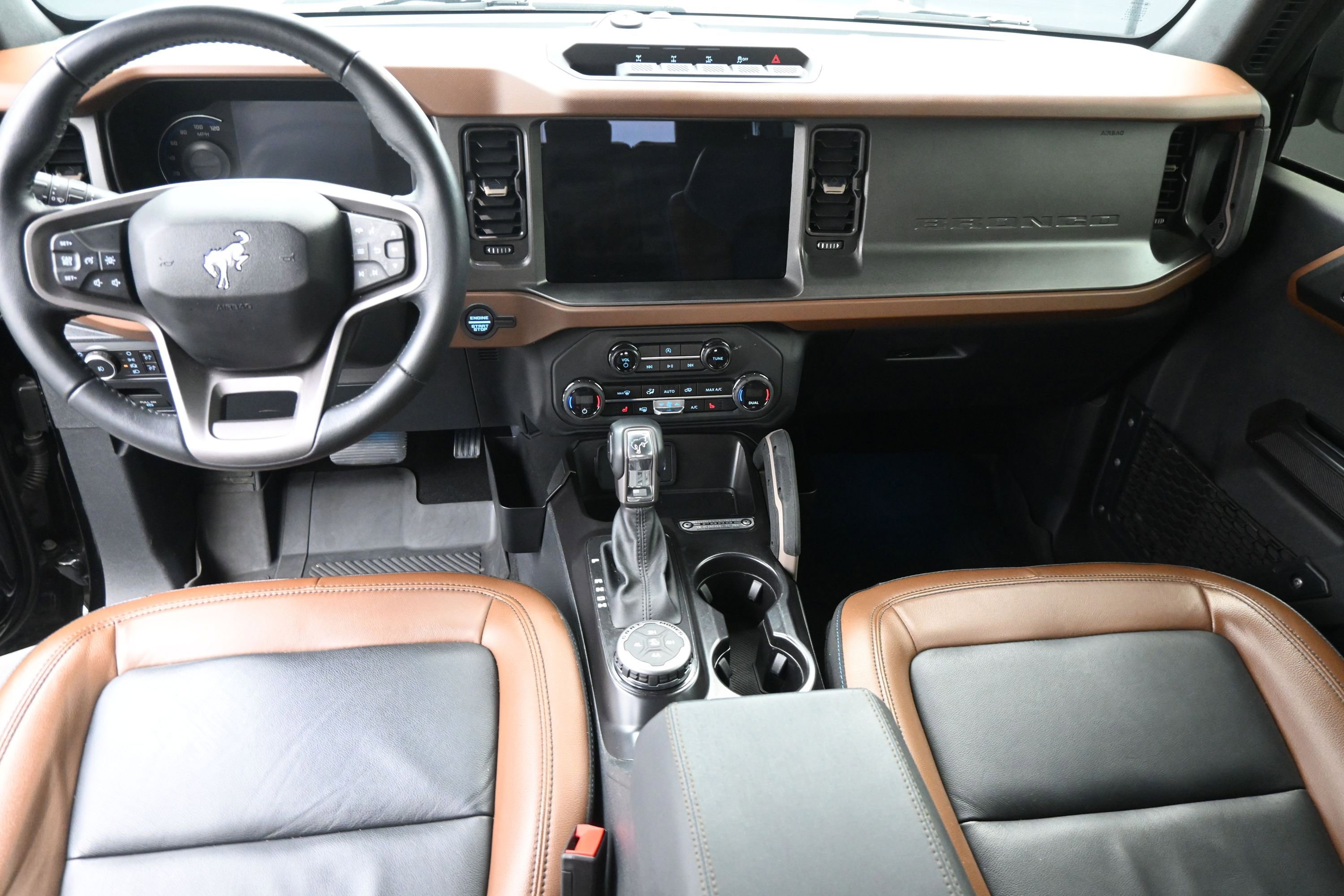 Used 2024 Ford Bronco Outer Banks w/ Sasquatch Package AWD/4WD image 16