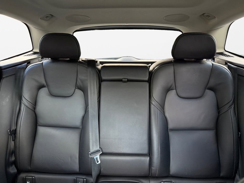 Used 2023 Volvo XC60 B6 Ultimate w/ Protection Package Premier image 21