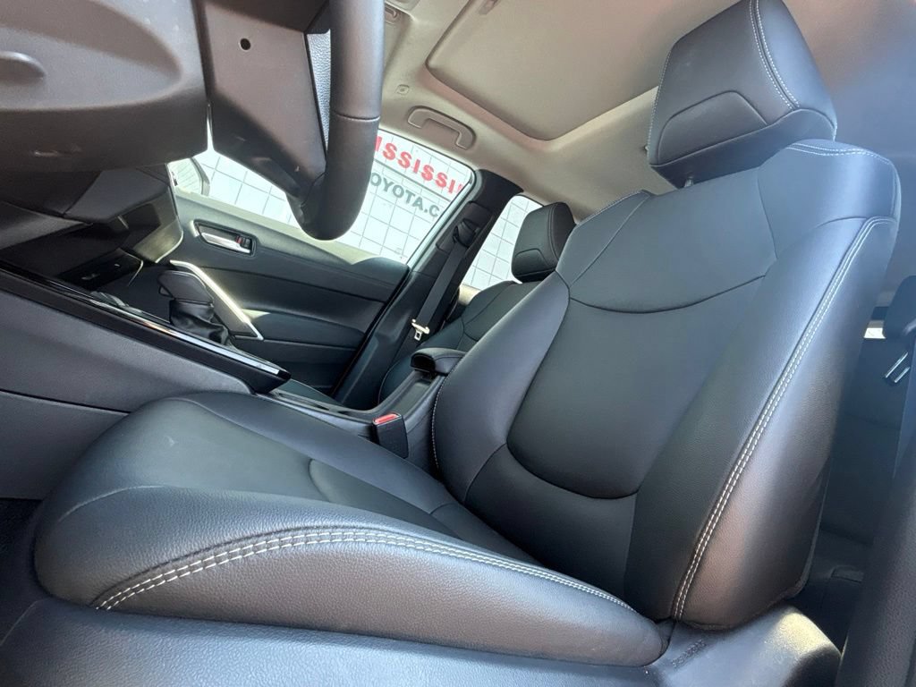 Used 2026 Toyota Corolla Cross XLE w/ Convenience Package FWD image 11