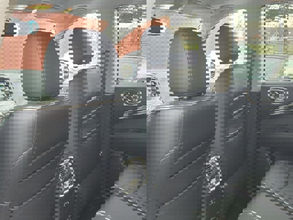 Used 2020 INFINITI QX60 Luxe w/ Essential Package image 14