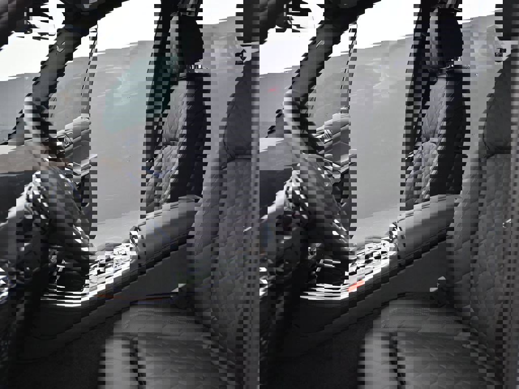 Used 2026 BMW X5 xDrive50e w/ Climate Comfort Package image 13