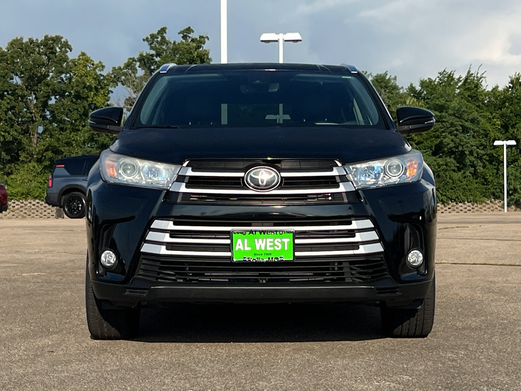 Used 2017 Toyota Highlander XLE image 2