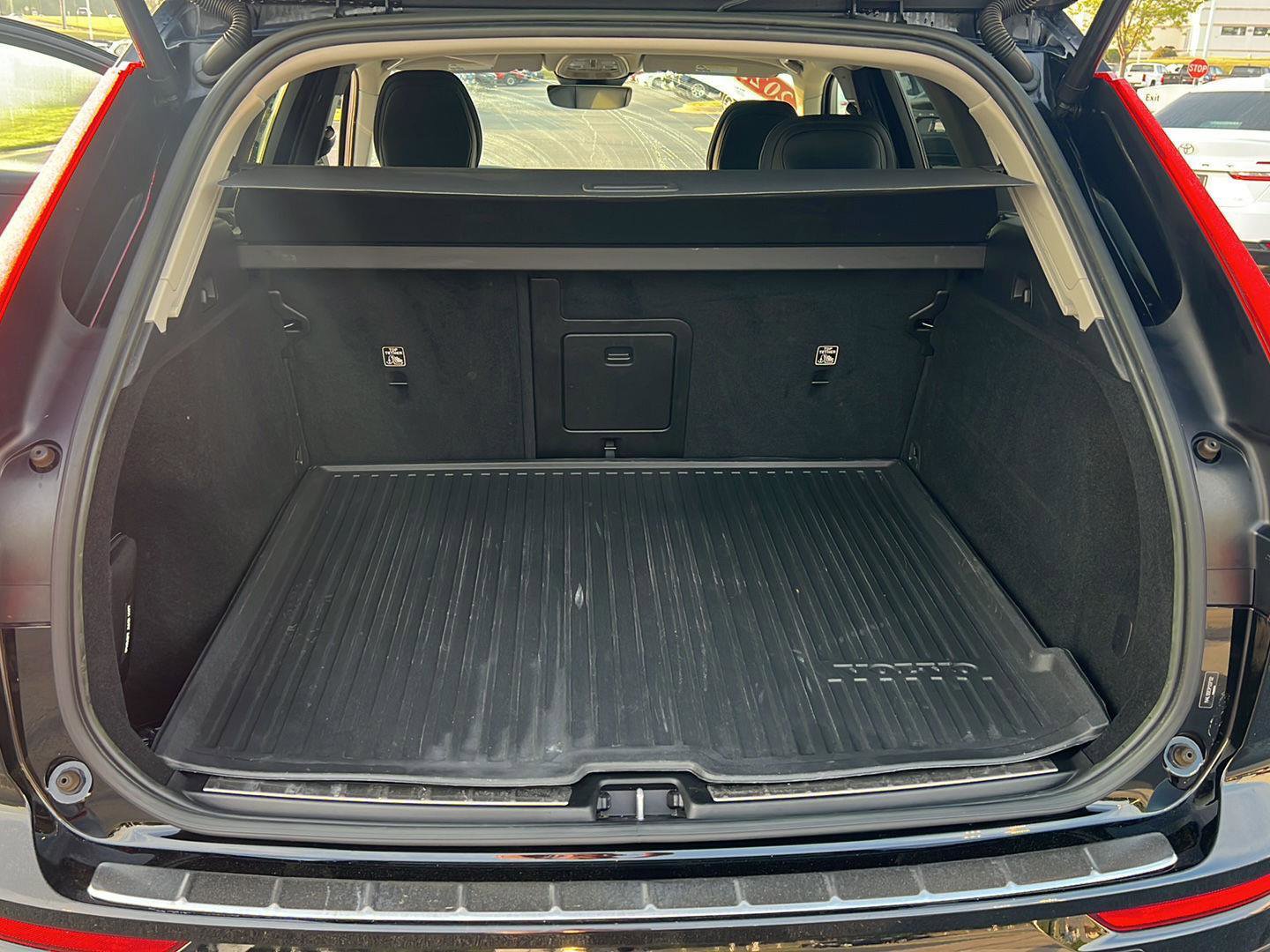 Used 2023 Volvo XC60 B5 Plus w/ Protection Package Premier image 34