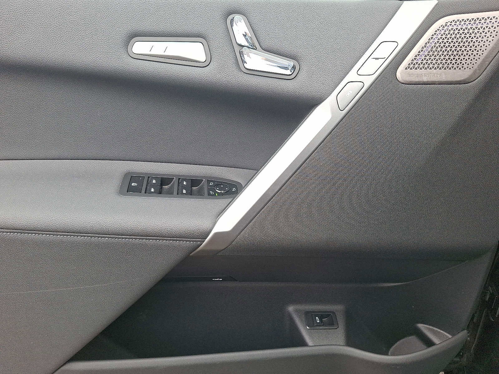 Used 2025 BMW iX M60 image 12