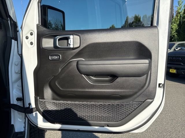 Used 2023 Jeep Gladiator Sport AWD/4WD image 11
