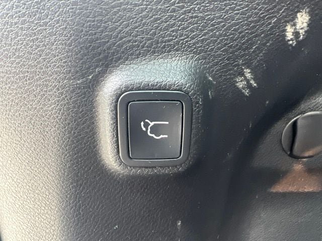 Certified 2019 Jeep Cherokee Limited AWD/4WD image 12