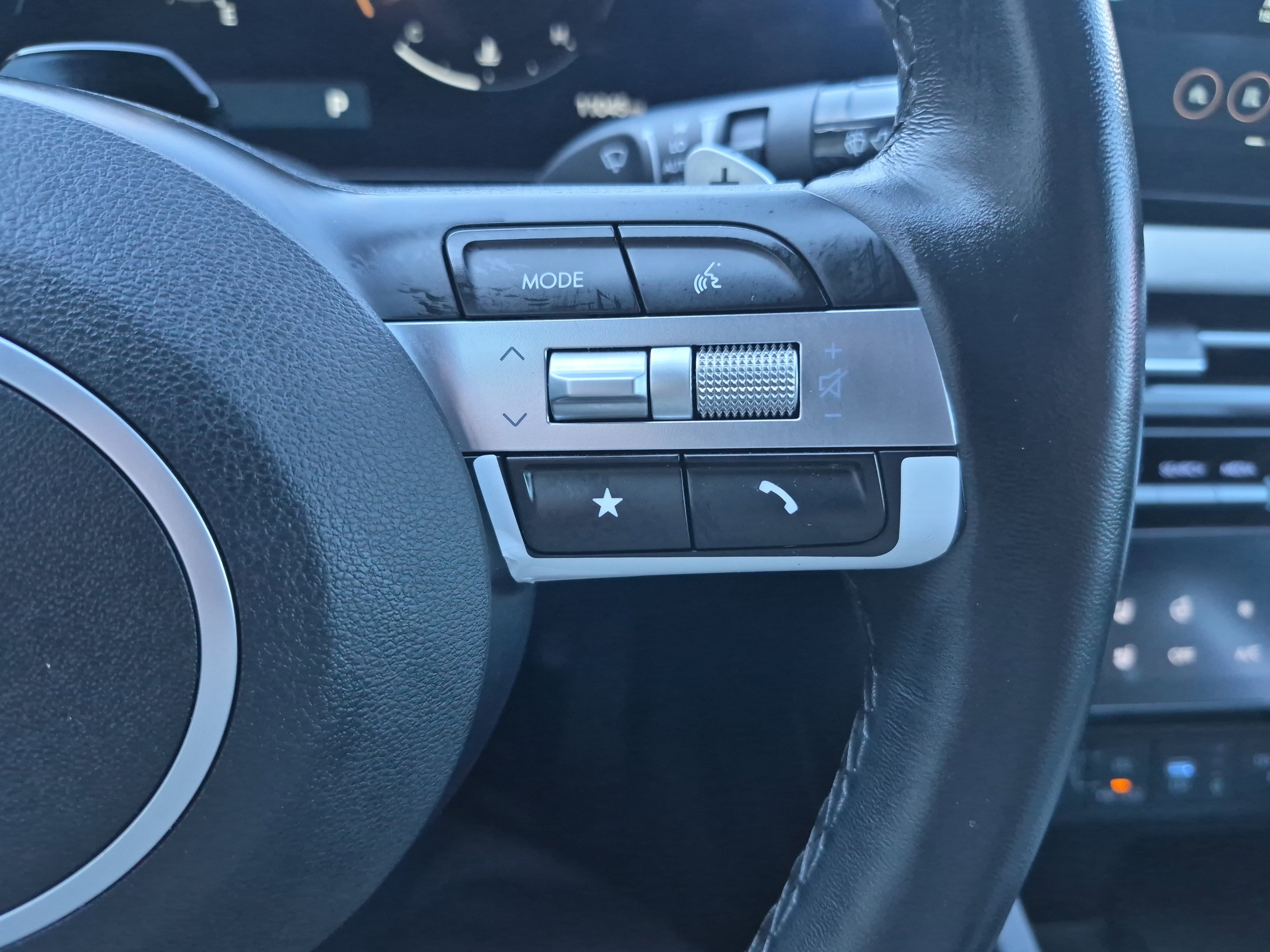 Used 2025 Hyundai Santa Cruz Limited image 24