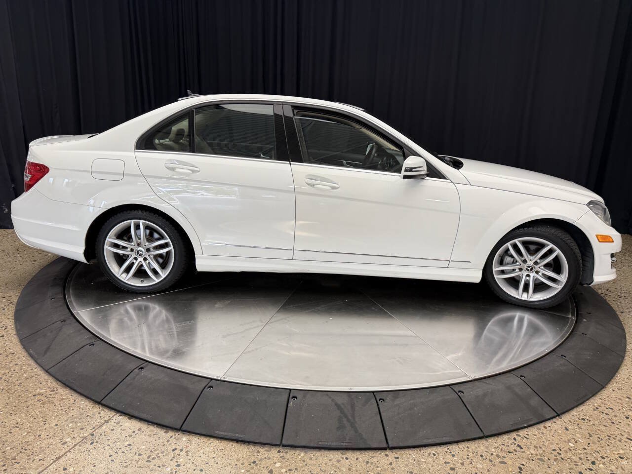 Used 2013 Mercedes-Benz C 250 Sedan image 10
