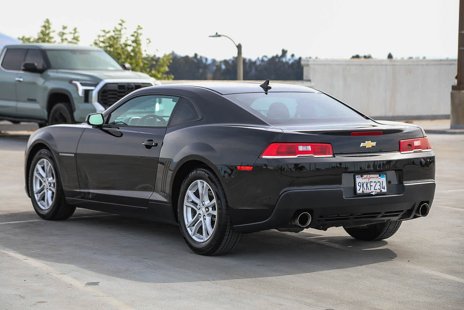 Used 2015 Chevrolet Camaro LS RWD image 7