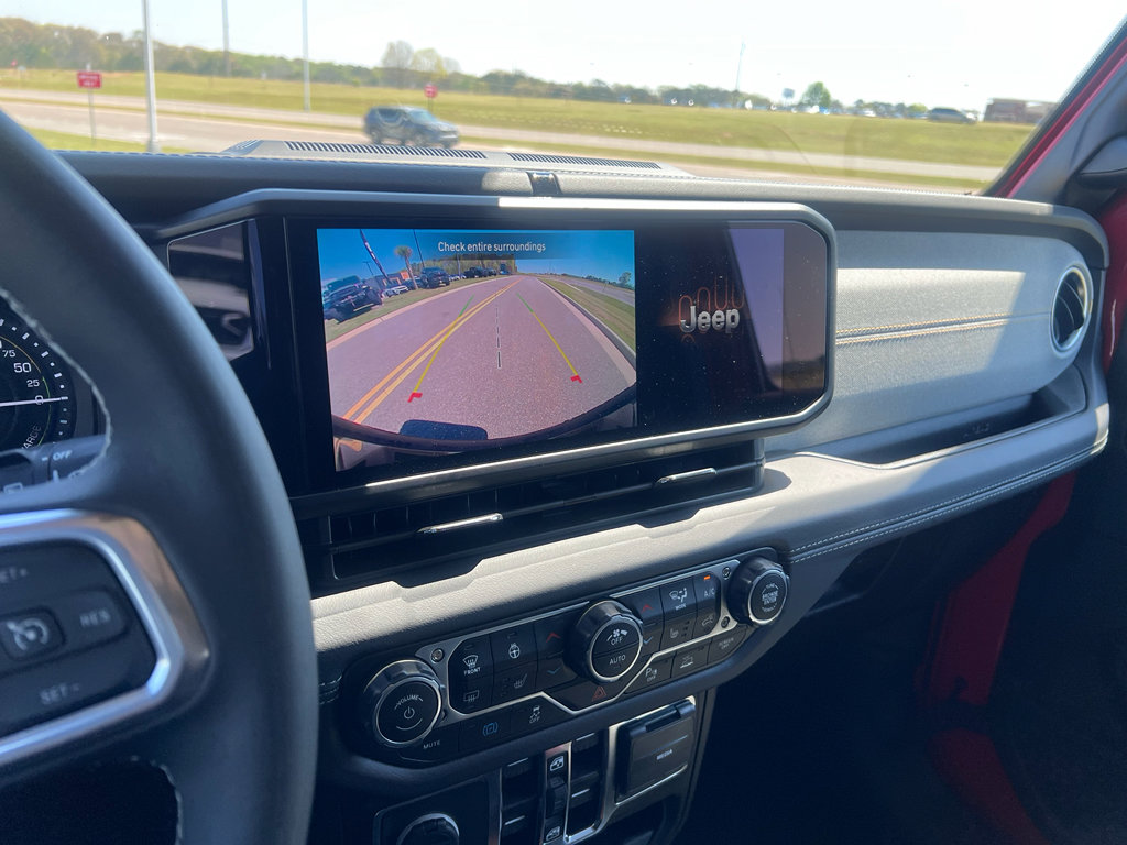 Used 2025 Jeep Wrangler Sahara w/ Safety Group image 20