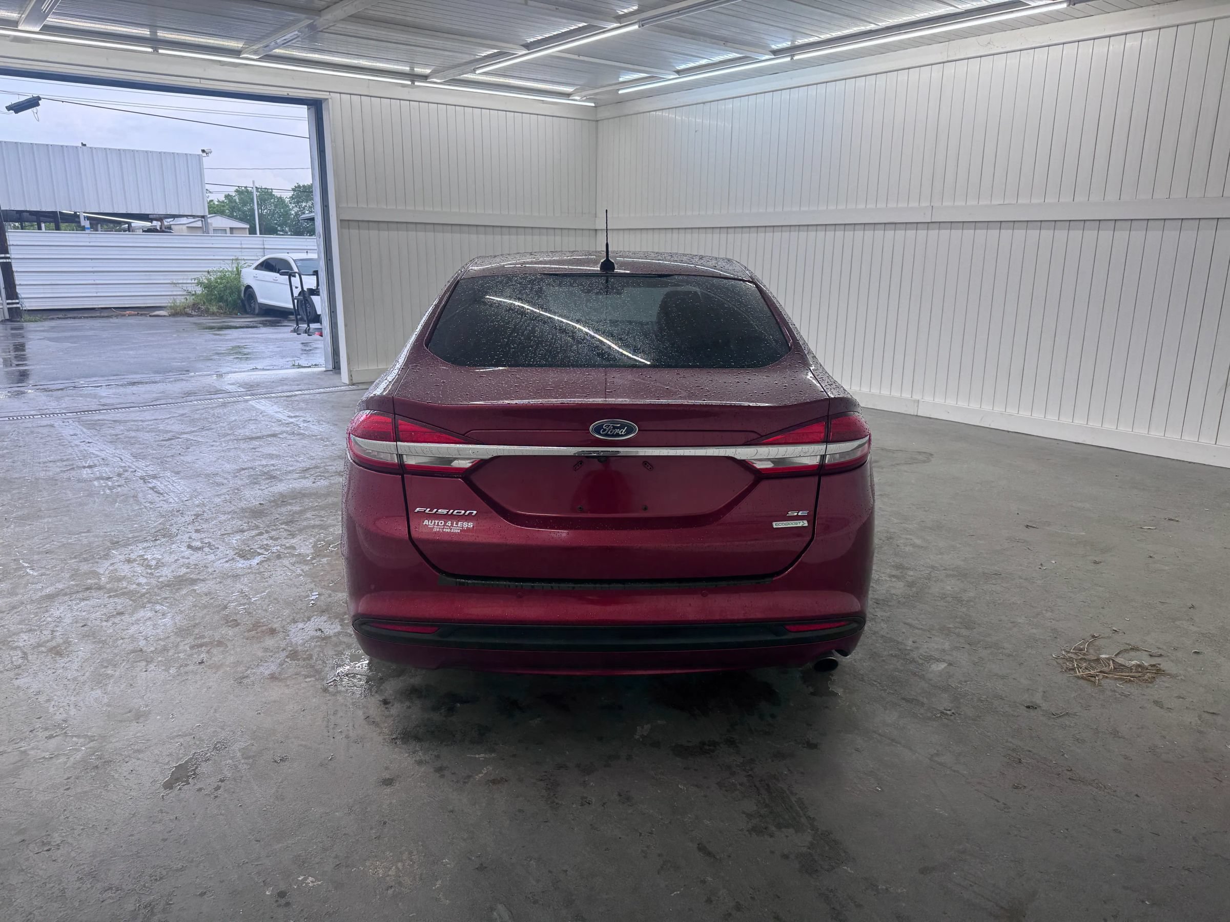 Used 2017 Ford Fusion SE w/ Fusion SE Technology Package FWD image 6