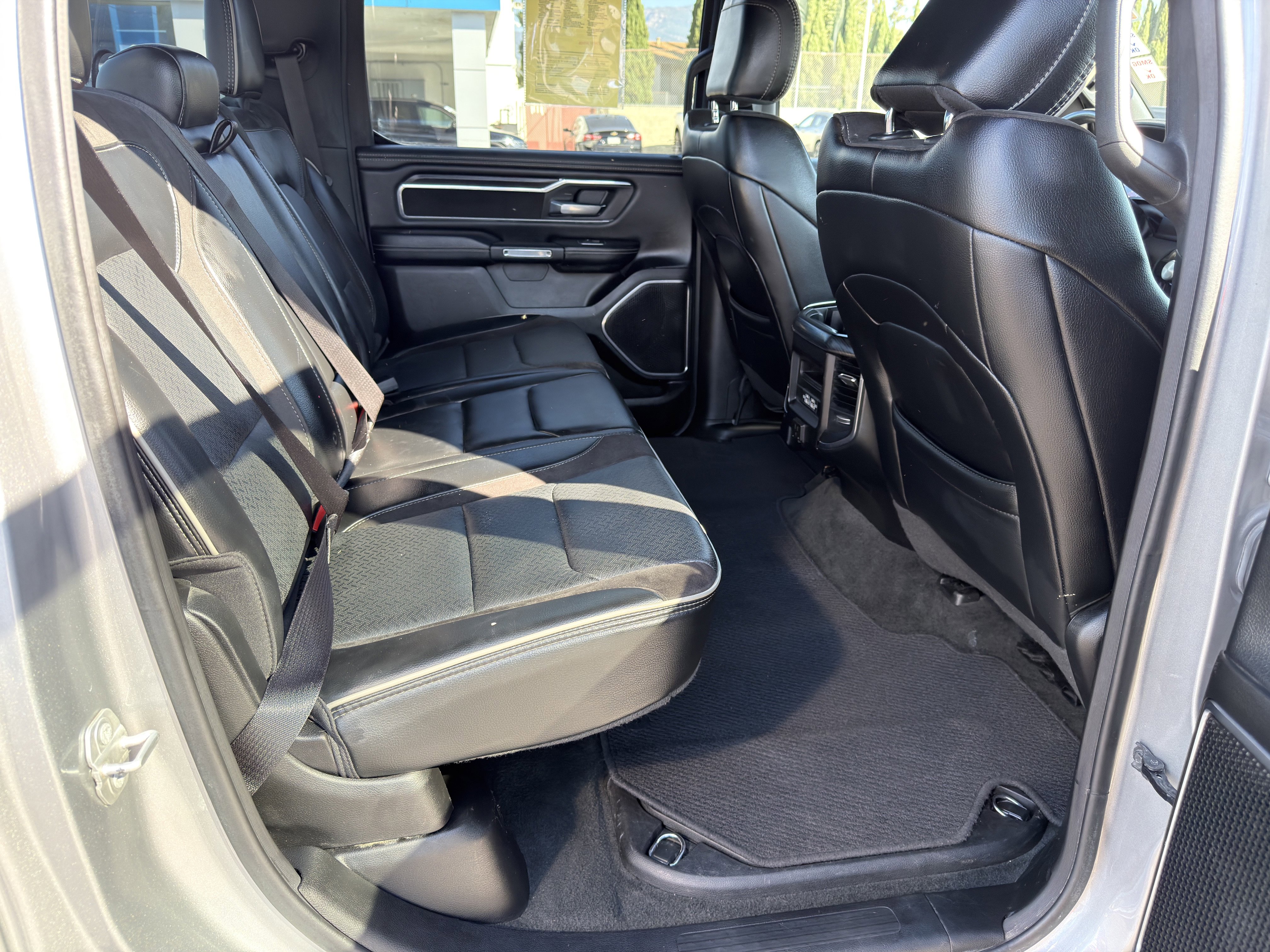 Used 2024 RAM 1500 Laramie image 12