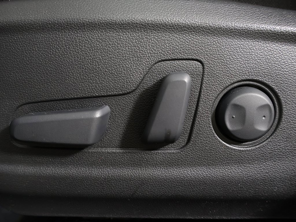 Used 2023 Hyundai Kona SEL w/ Cargo Package image 27