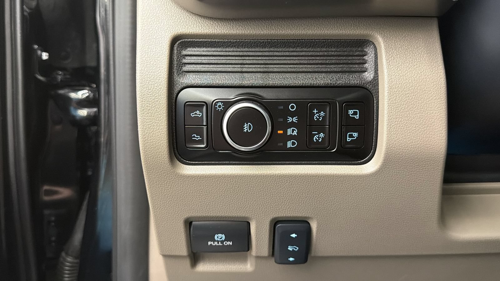 Used 2026 Ford F450 Platinum w/ Platinum Plus Package AWD/4WD image 32
