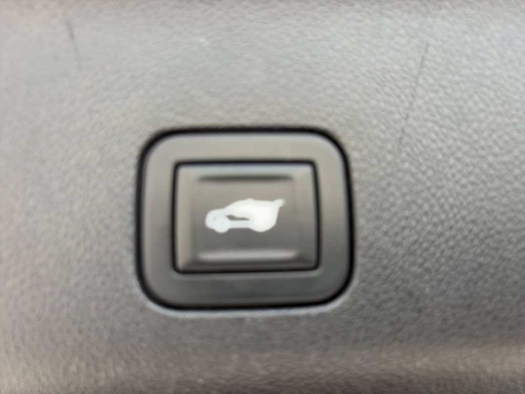 Used 2021 GMC Yukon XL Denali AWD/4WD image 36