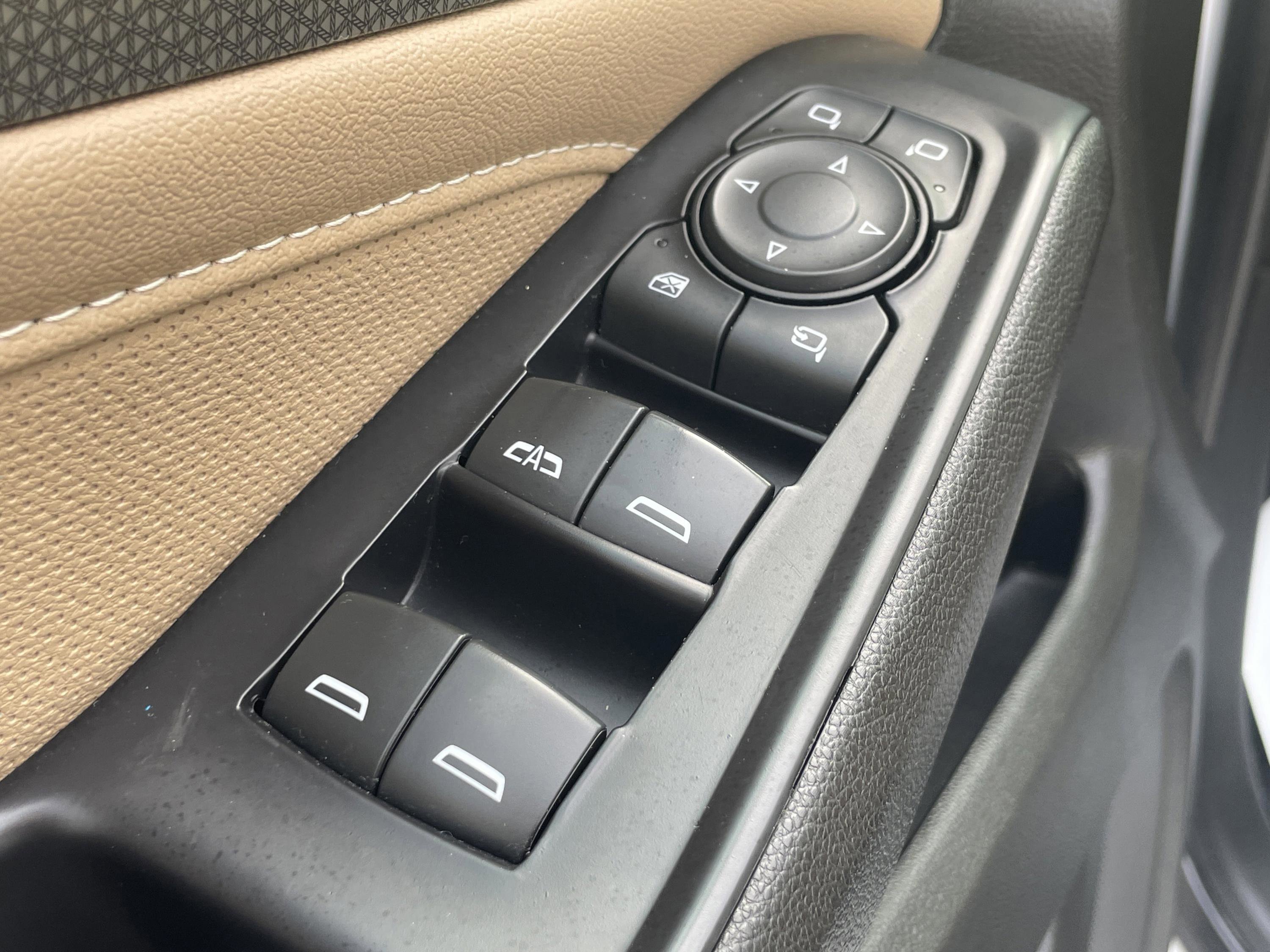 Used 2022 Chevrolet Traverse Premier image 13