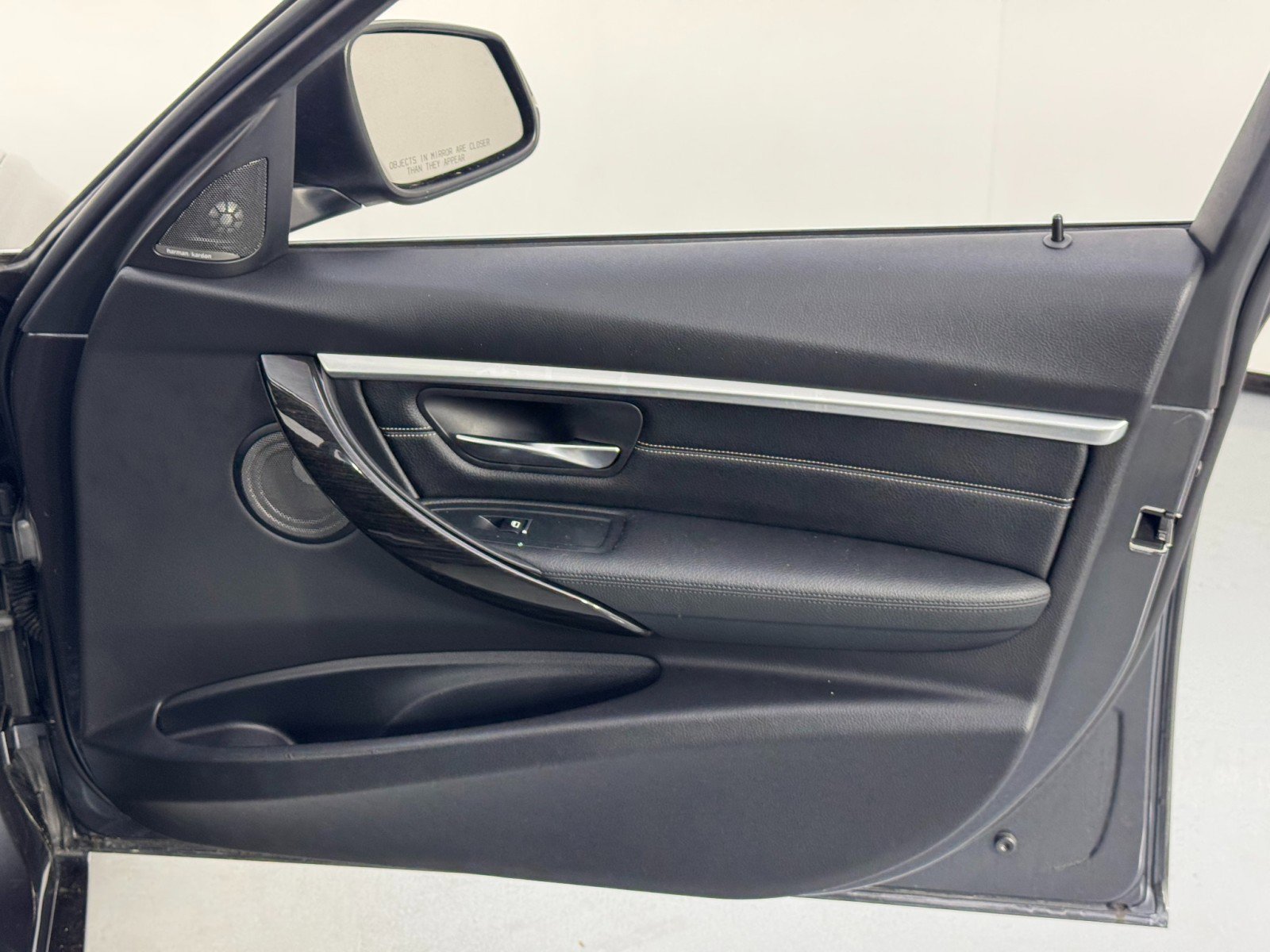 Used 2017 BMW 330e image 41