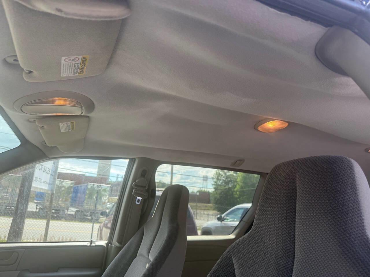 Used 2002 Dodge Caravan SE FWD image 30