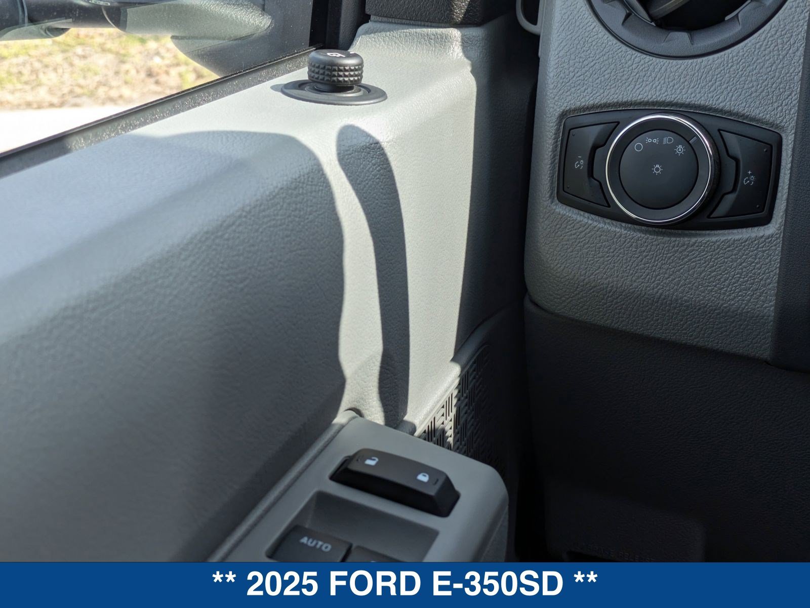 New 2025 Ford E-350 and Econoline 350 Super Duty w/ Power Equipment Group RWD image 21