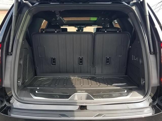 New 2026 GMC Yukon Denali w/ Denali Reserve Package AWD/4WD image 5
