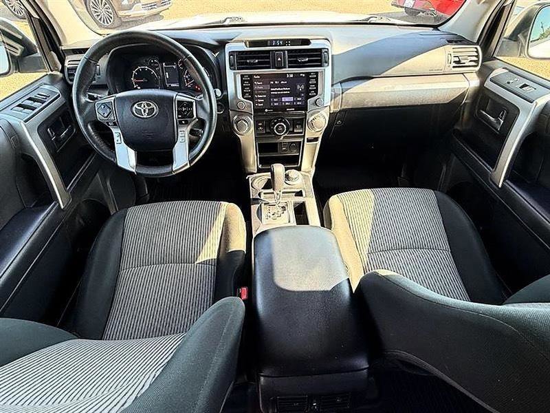 Used 2022 Toyota 4Runner SR5 AWD/4WD image 27