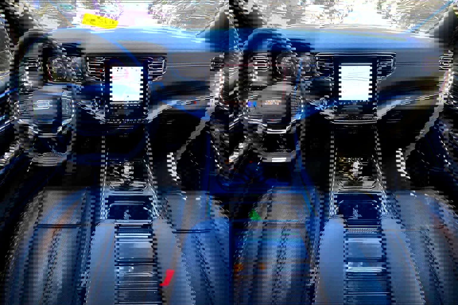 Used 2023 Jeep Wagoneer 4WD w/ Premium Group I image 14