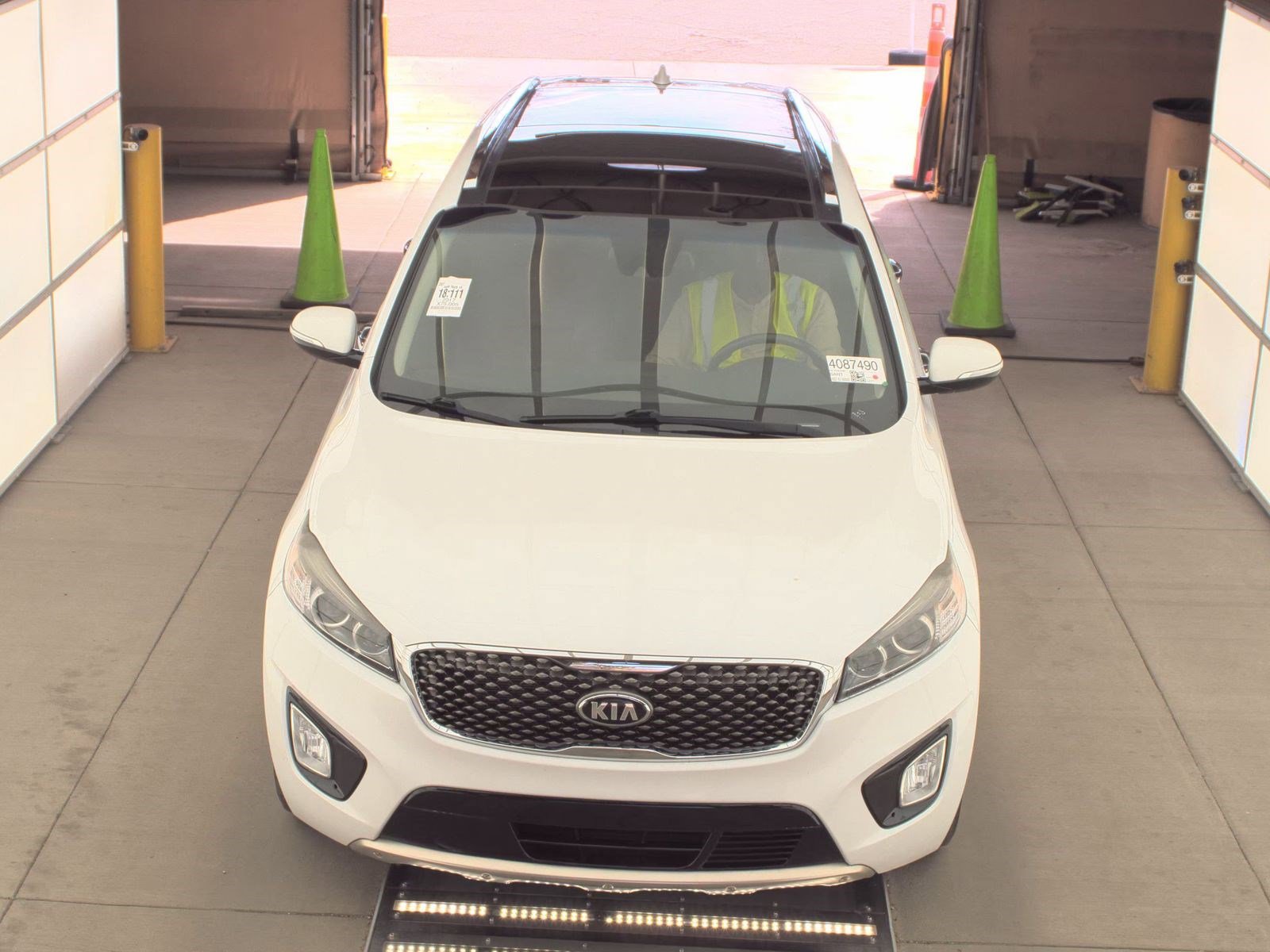 Used 2017 Kia Sorento SX image 2
