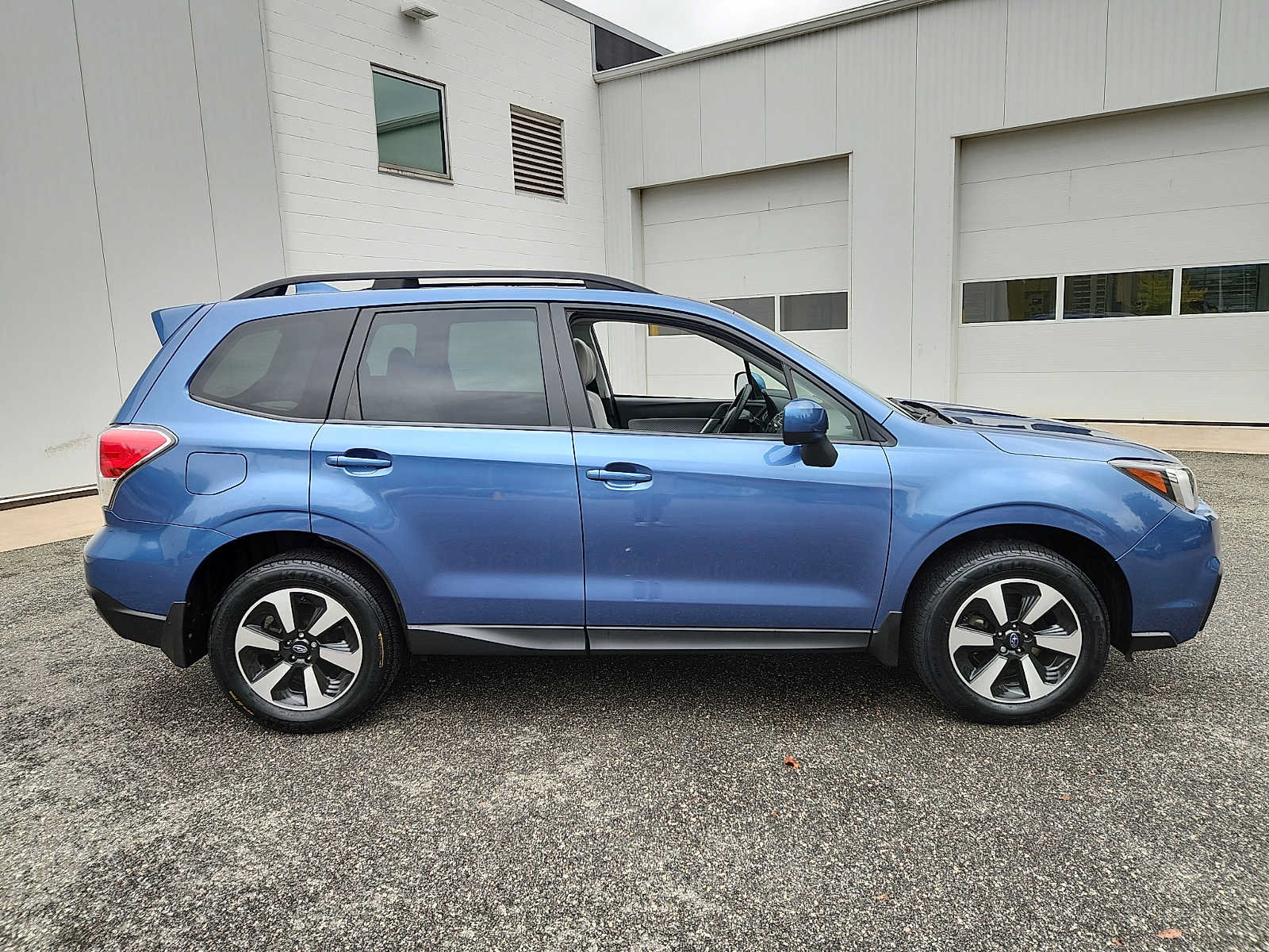 Used 2018 Subaru Forester 2.5i Premium w/ All-Weather Package AWD/4WD image 7