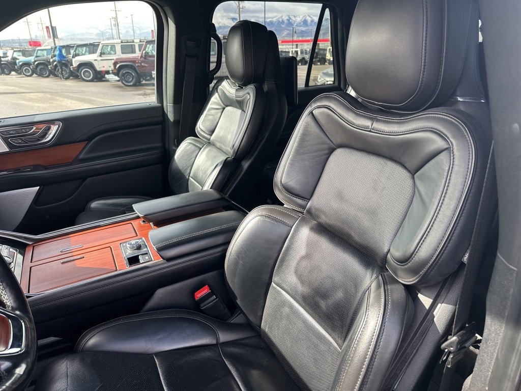 Used 2018 Lincoln Navigator L Reserve w/ Technology Package image 11