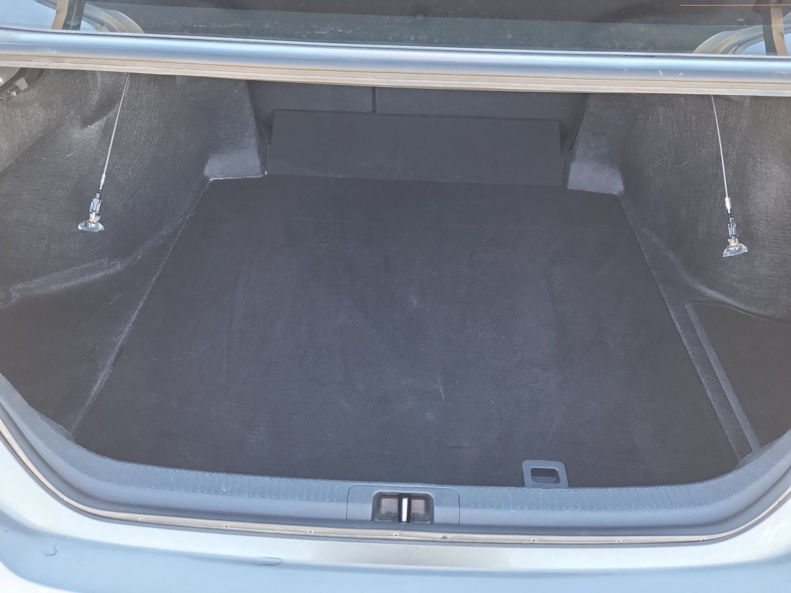 Used 2025 Toyota Camry SE FWD image 14