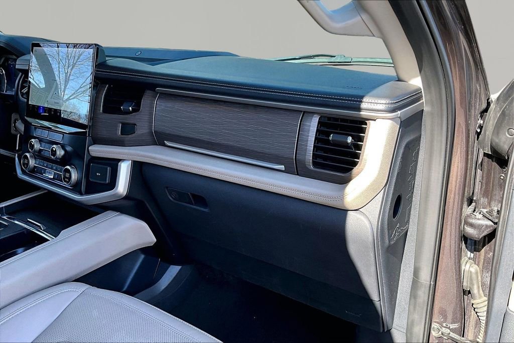 Used 2024 Ford Expedition Max Limited image 19