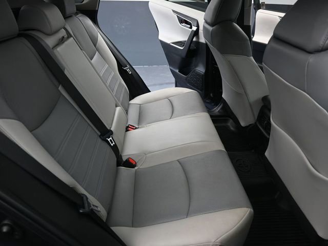 Used 2023 Toyota RAV4 Limited image 25