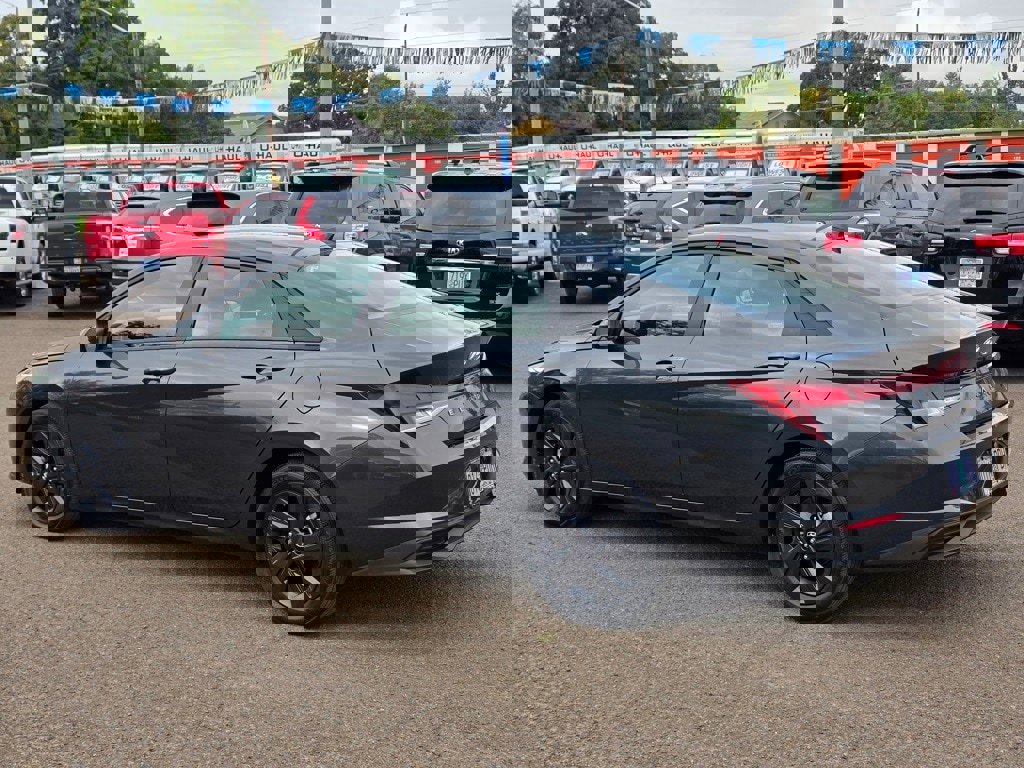 Used 2023 Hyundai Elantra SEL w/ Cargo Package image 35