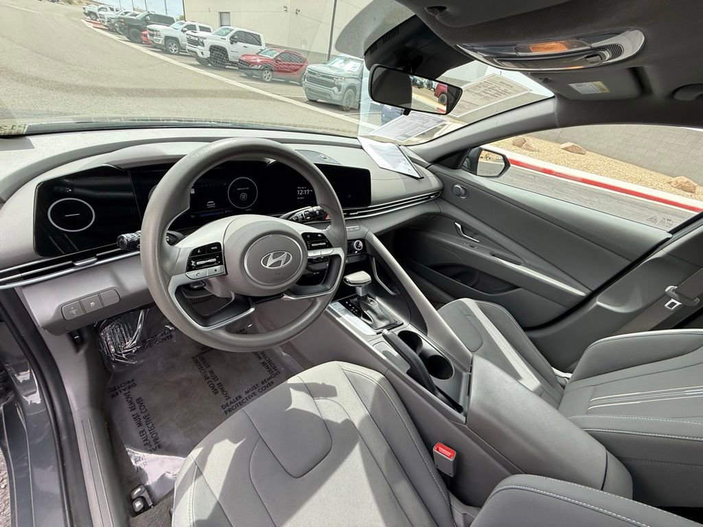 Used 2024 Hyundai Elantra SEL image 12