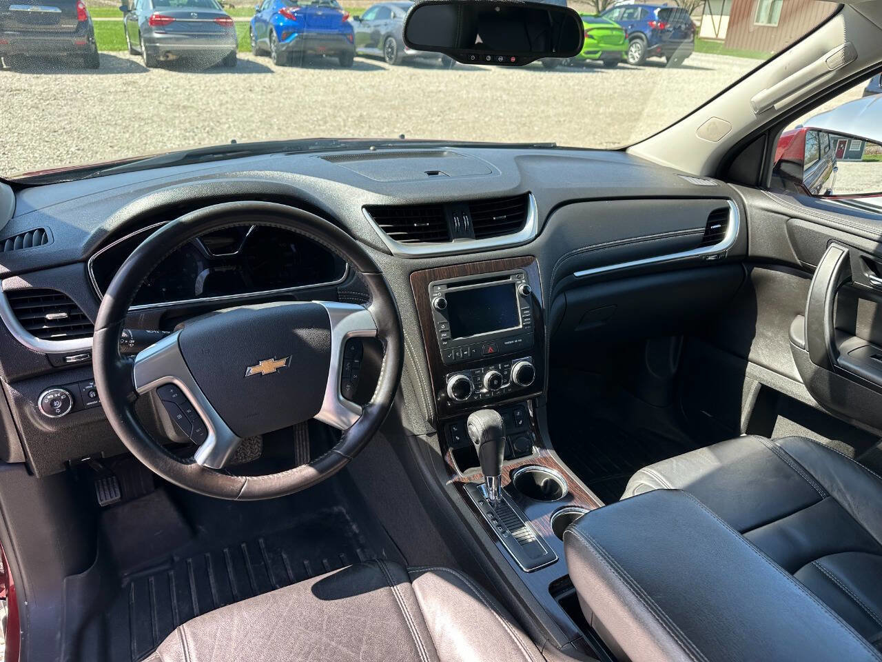 Used 2017 Chevrolet Traverse LT image 12