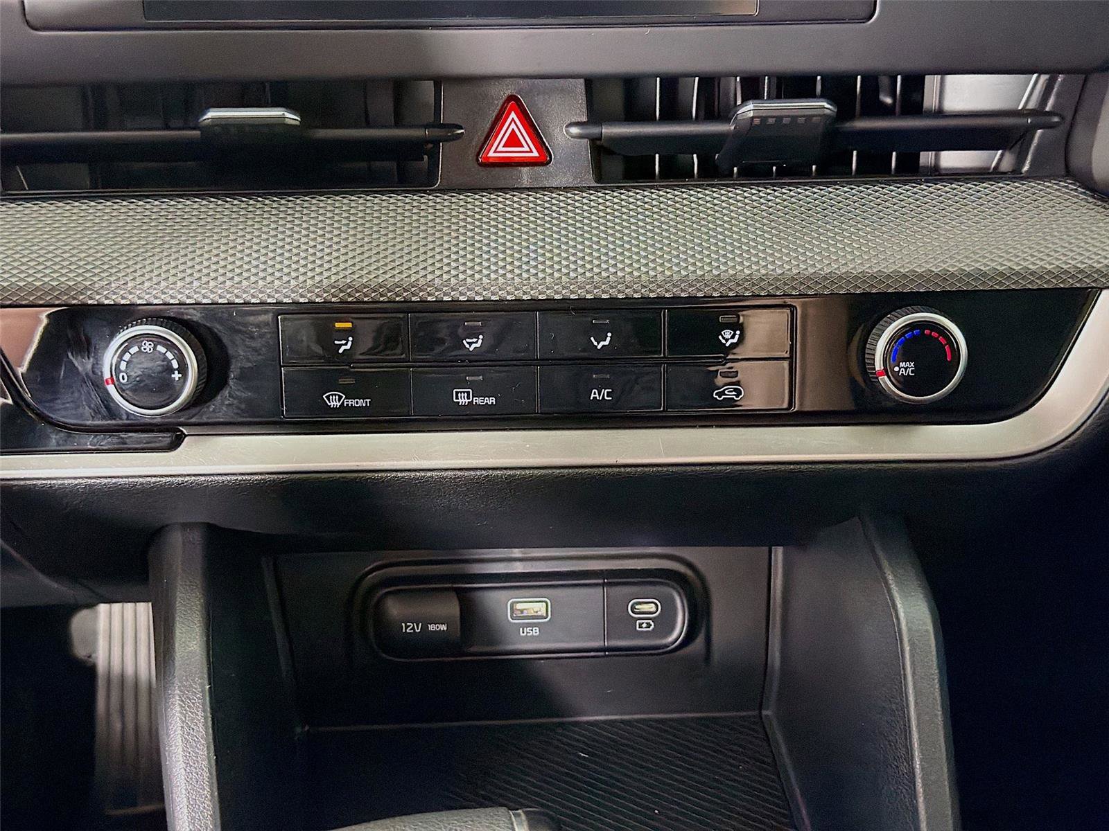 Used 2023 Kia Sportage LX image 16