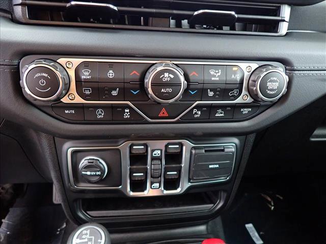 New 2025 Jeep Wrangler Sahara image 19