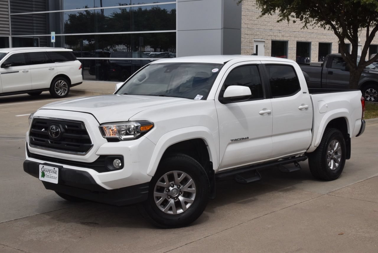 Used 2018 Toyota Tacoma SR5 AWD/4WD image 37