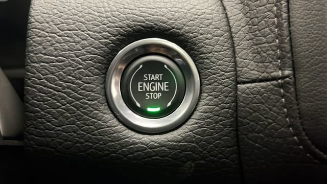 Used 2021 GMC Yukon XL Denali w/ Denali Premium Package AWD/4WD image 39