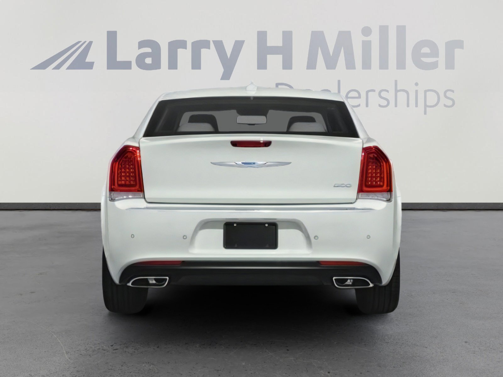 Used 2019 Chrysler 300 S image 8