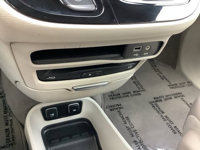 Used 2018 Chrysler Pacifica Touring-L Plus FWD image 30