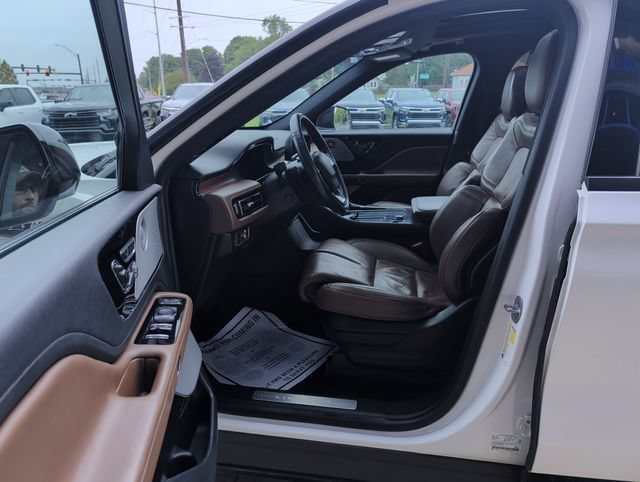 Used 2022 Lincoln Aviator Reserve w/ Equipment Group 201A AWD/4WD image 12