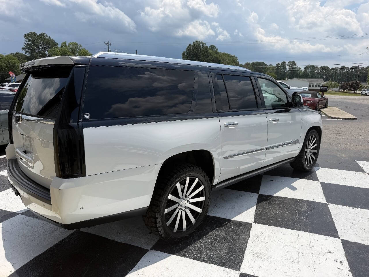 Used 2017 Cadillac Escalade ESV Premium Luxury AWD/4WD image 6