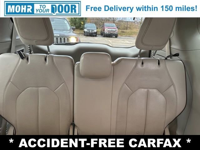 Used 2018 Chrysler Pacifica Limited image 36