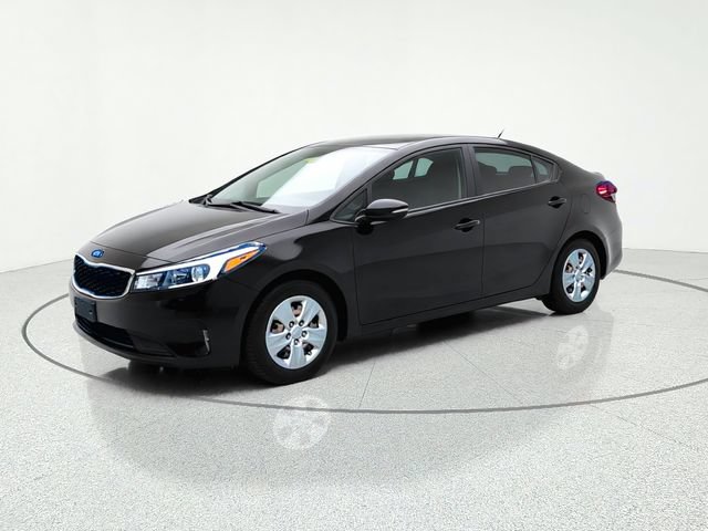 Used 2017 Kia Forte LX FWD image 2