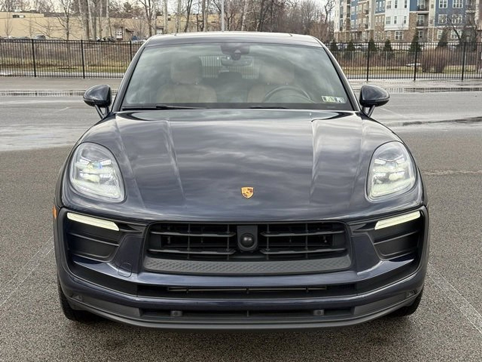 Used 2023 Porsche Macan Turbo image 2