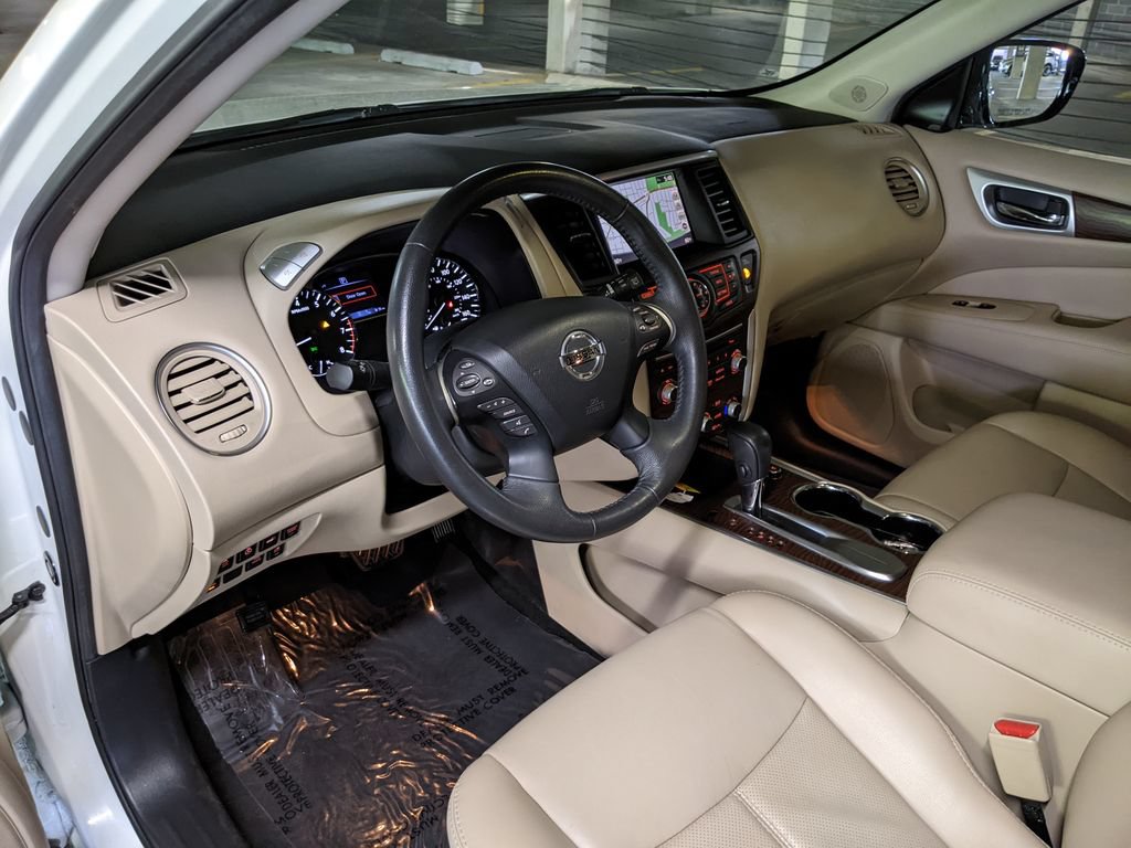 Used 2017 Nissan Pathfinder Platinum FWD image 8