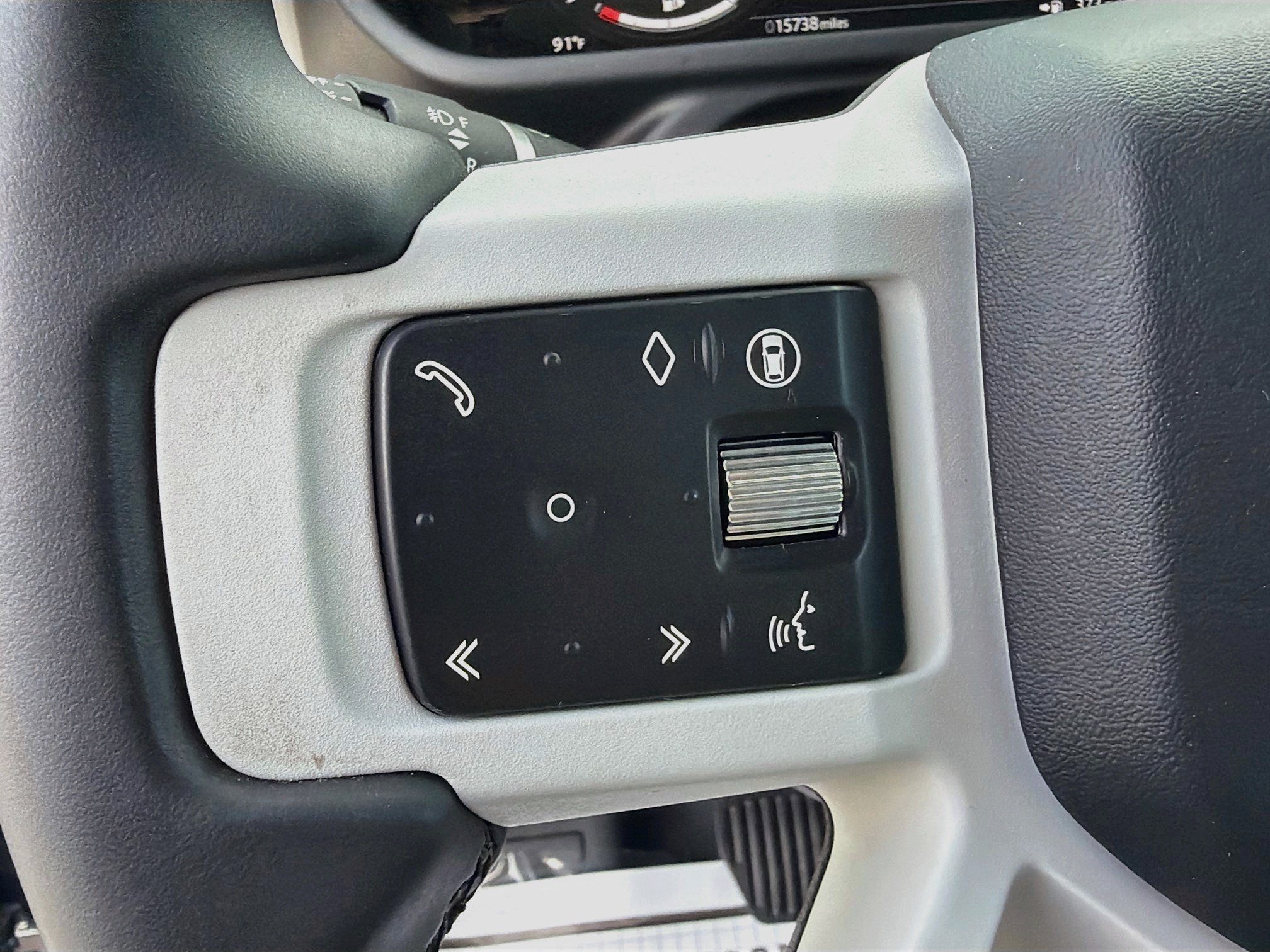 Used 2025 Land Rover Defender 110 S AWD/4WD image 37