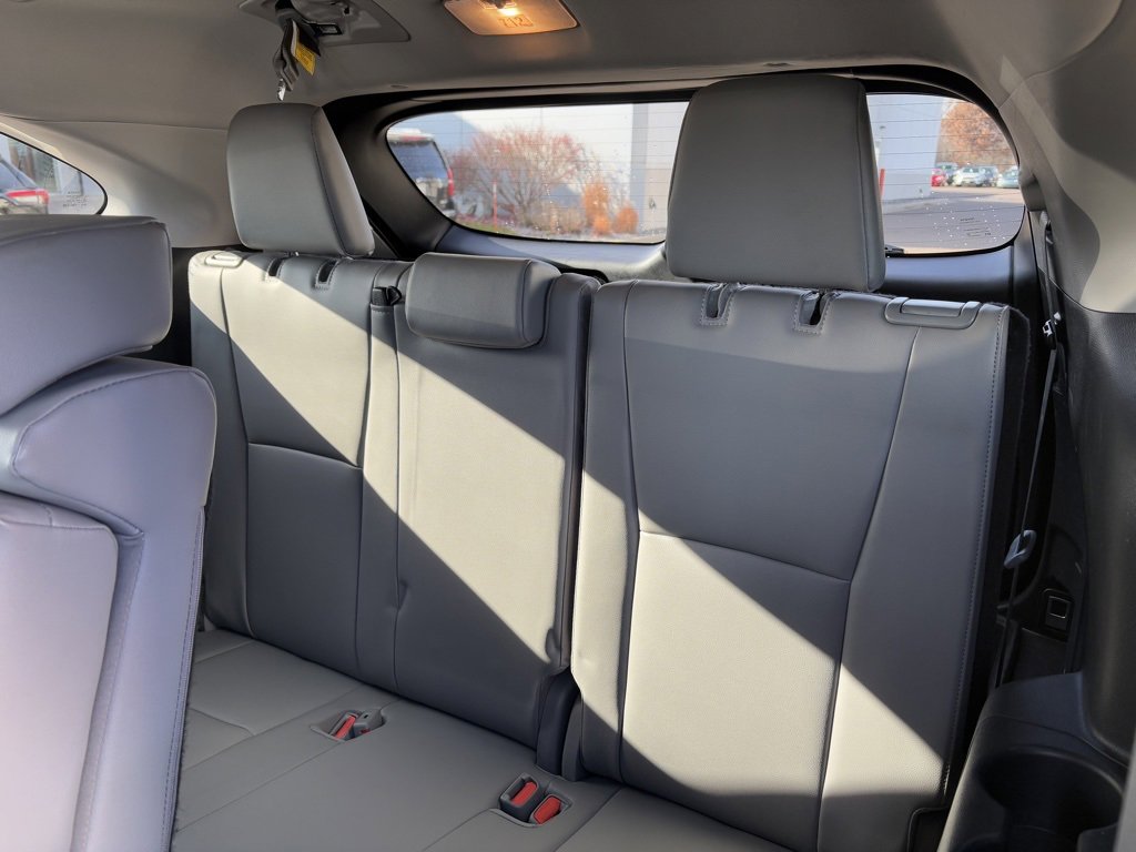 Used 2023 Toyota Highlander Limited image 13